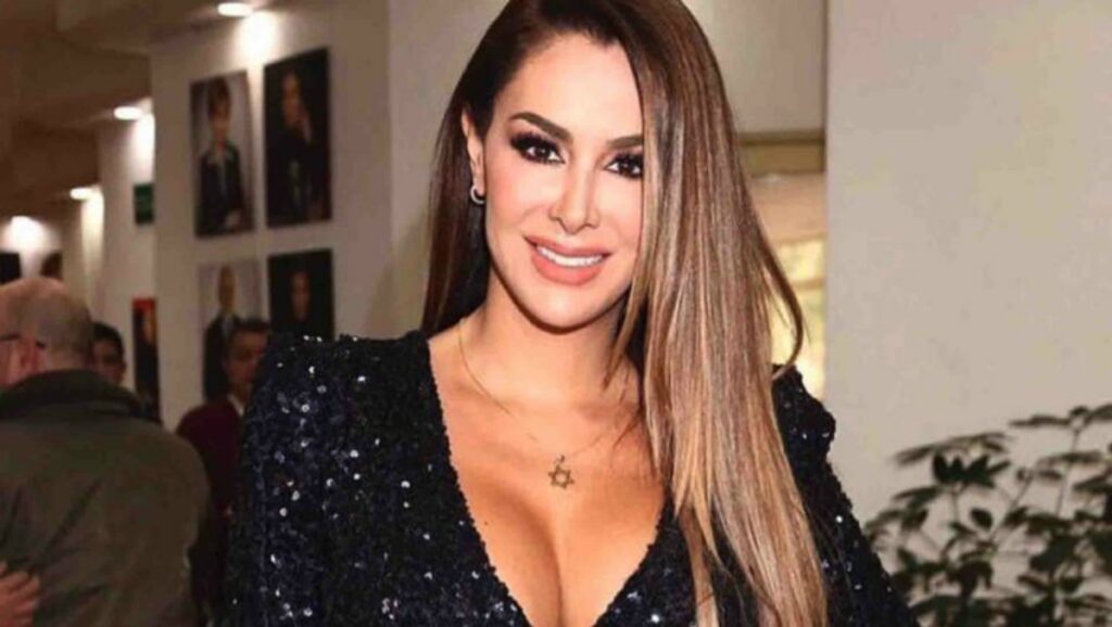 Ninel Conde se hace un retoque en la cara y luce irreconocible1 thumbnail