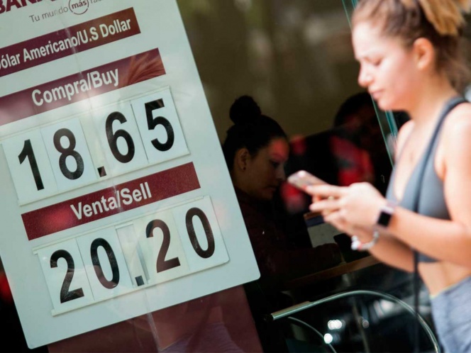 Sufre el peso retroceso de 0.60 frente al dólar thumbnail
