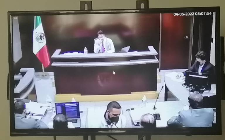 A César Duarte le toman la presión durante audiencia y pide una silla de ruedas thumbnail