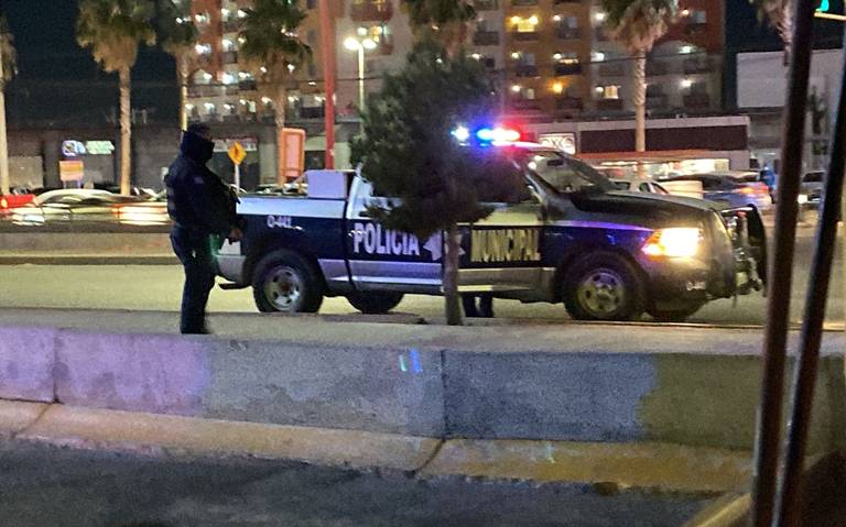 Asesinan a pareja frente plaza comercial Las Misiones en Juárez thumbnail