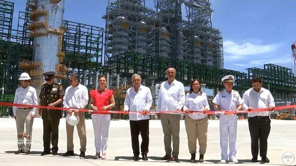 Dos Bocas producirá a mediados de 2023 a más tardar; sigue construcción y re compra de plantas thumbnail