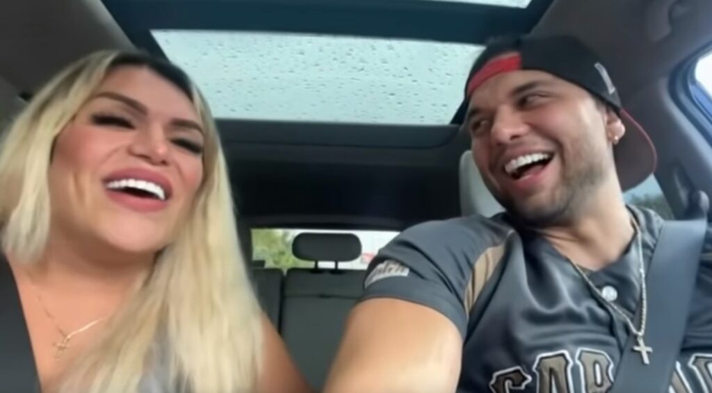 Acusan a Marlon Colmenarez de serle infiel a Wendy Guevara thumbnail