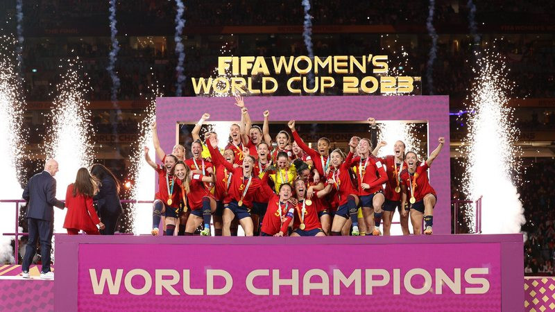 España alza la Copa del Mundo tras vencer a Inglaterra en la final del Mundial Femenil thumbnail