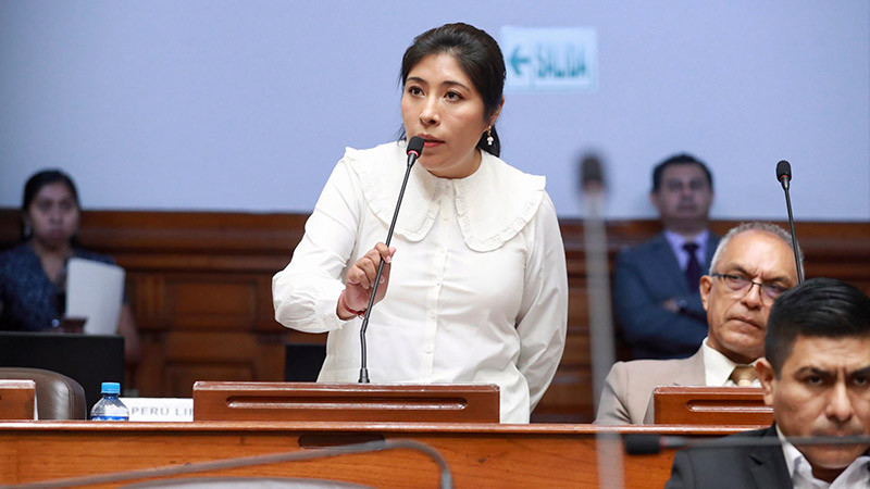 Fiscalía de Perú solicita 18 meses de prisión preventiva para Betssy Chávez, jefa de gabinete de expresidente Pedro Castillo thumbnail