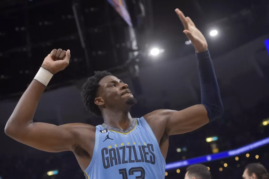 Jackson, Holiday, López encabezan Equipo Defensivo de la NBA thumbnail