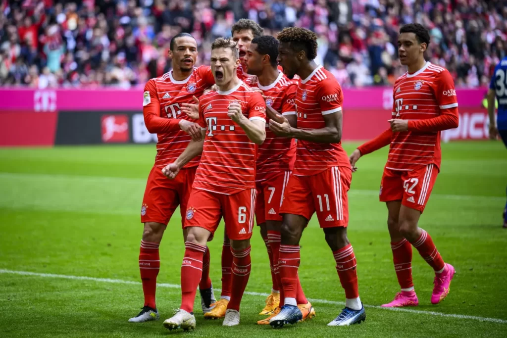 La pelea por el título en la Bundesliga sigue cerrada; Bayern y Borussia ganan thumbnail