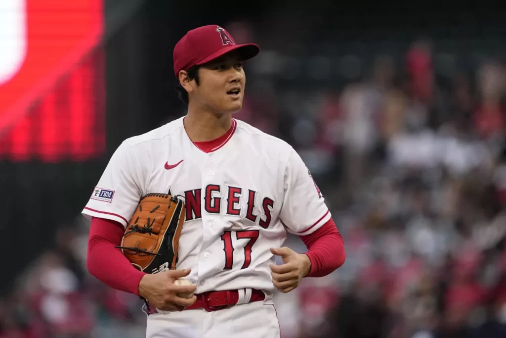 Ohtani enfrenta problemas inusitados en la loma; efectividad de 4.88 en 8 aperturas thumbnail
