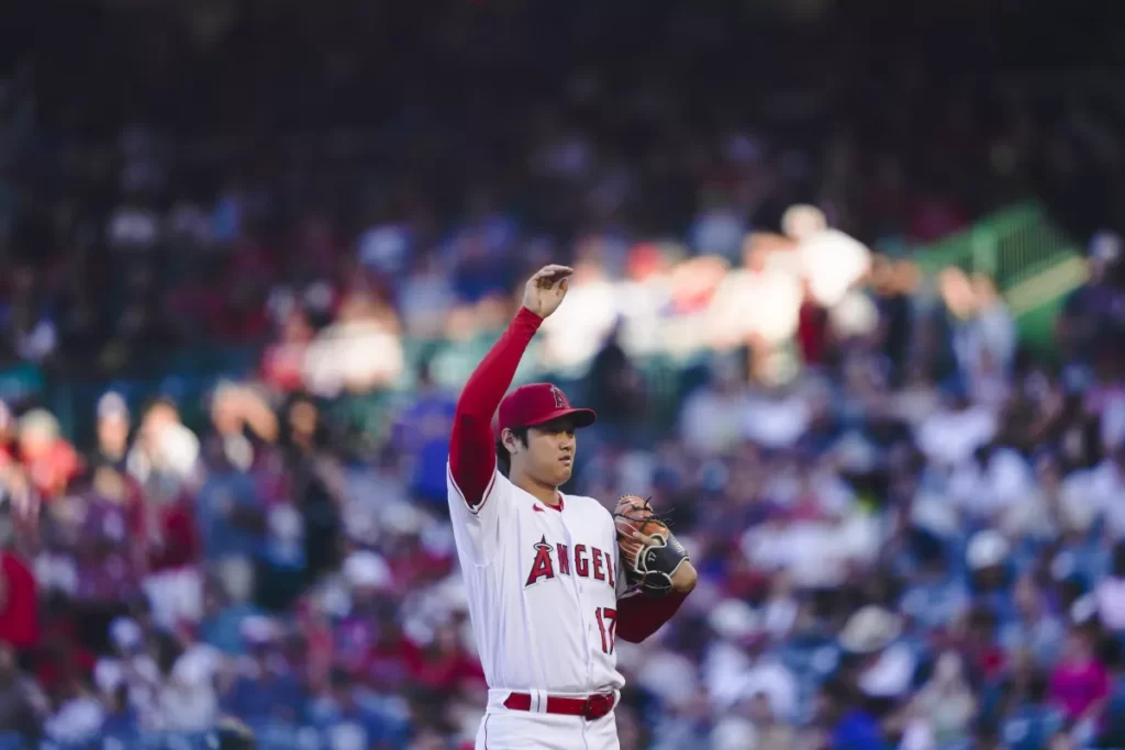 Ohtani sacude su 40mo jonrón tras dejar la loma; Marineros vencen 4-3 a Angelinos thumbnail
