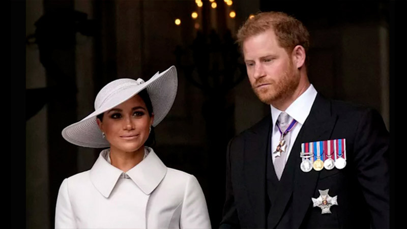 Persecución de paparazzis a Harry y Meghan ocasiona múltiples choques en Nueva York thumbnail