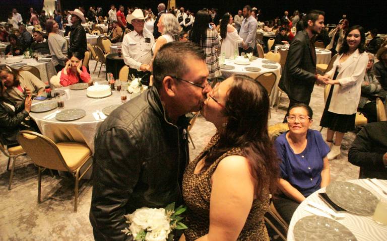 Se casaron 4mil 468 parejas en bodas colectivas en el estado thumbnail