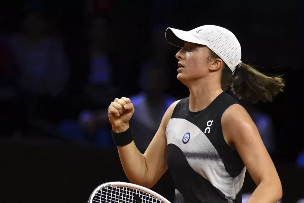 Swiatek alcanza cuartos en Stuttgart; Gauff eliminada thumbnail