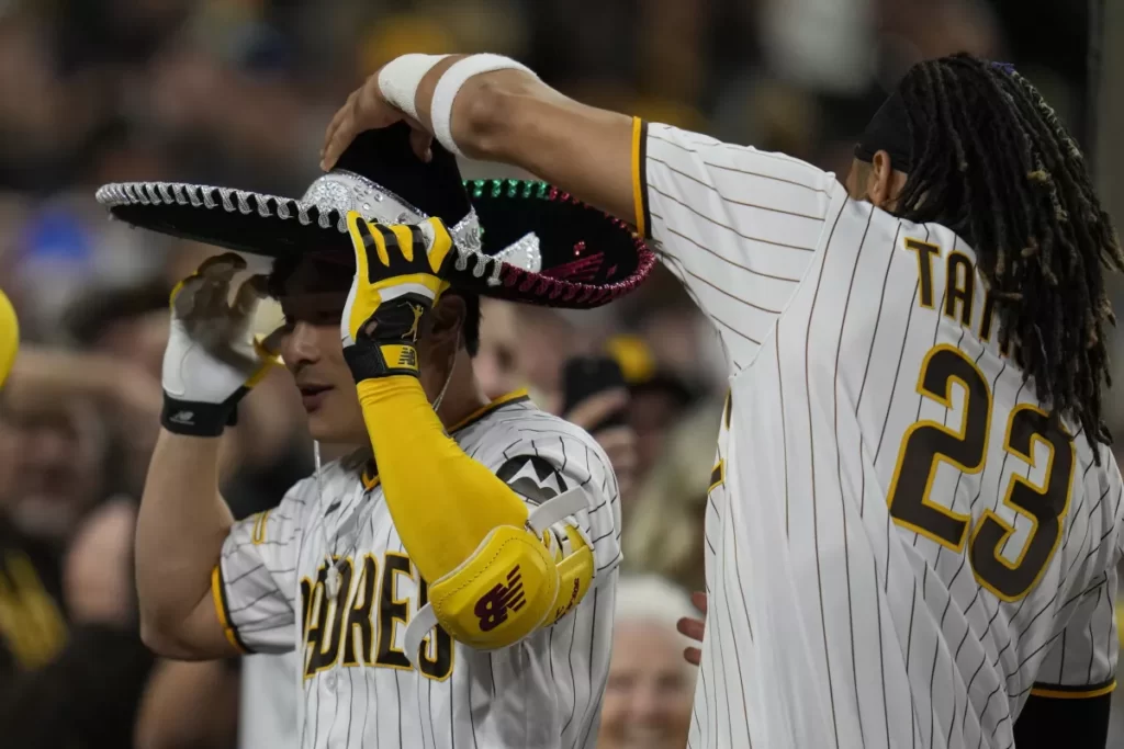 Tatis regresa a Petco Park con triunfo de Padres sobre Rojos thumbnail