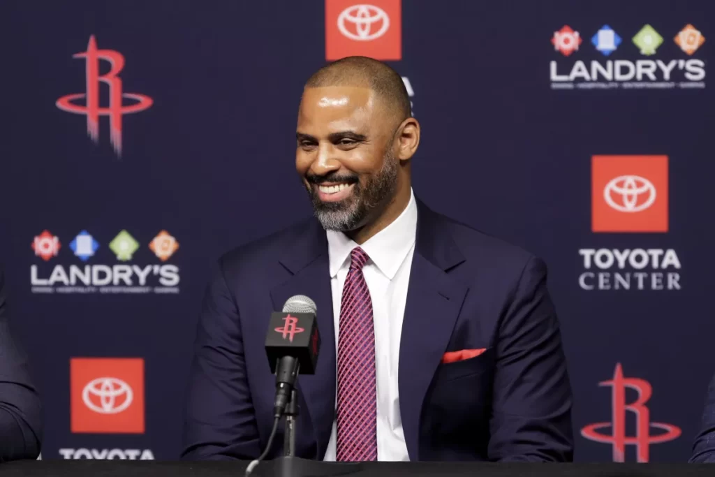 Udoka se une a Rockets tras cumplir suspensión con Celtics thumbnail