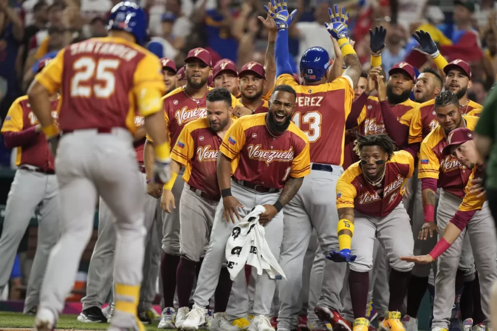 Venezuela somete 9-6 ante Puerto Rico, Pérez lidera ataque thumbnail