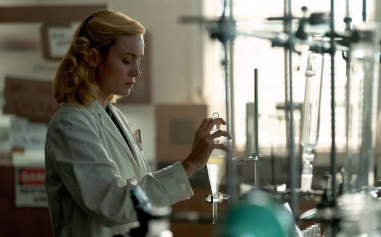 Brie Larson reivindica a las mujeres científicas en la serie “Lecciones de química” thumbnail
