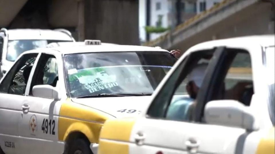 Evelyn Salgado implementa programa de apoyo para renovar taxis en Guerrero thumbnail