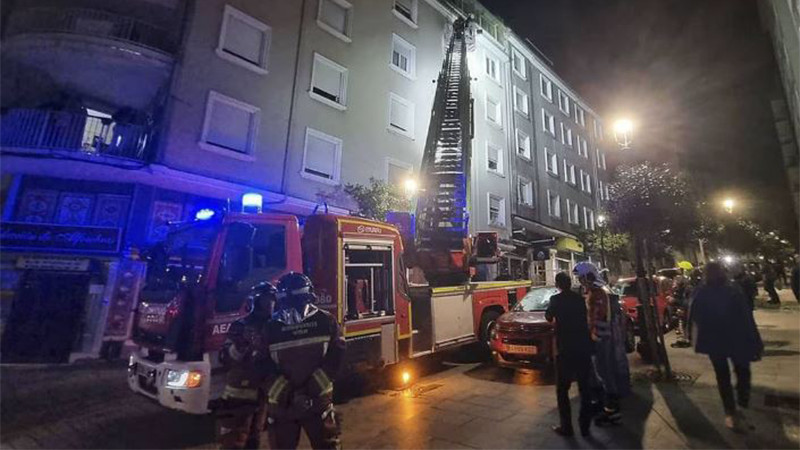 Incendio en viviendas de España provoca la muerte de cuatro personas thumbnail