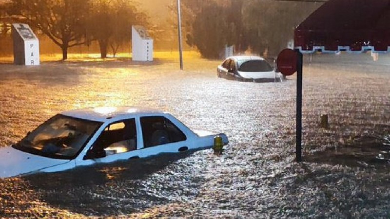 Suspenden clases en Nuevo León luego de las intensas lluvias presentadas thumbnail