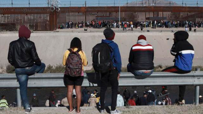 Texas ha enviado a más de 50 mil migrantes en autobuses a “ciudades santuario”, asegura Greg Abbott thumbnail