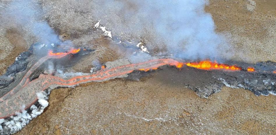 Islandia en emergencia tras serie de terremotos y amenaza de erupción volcánica thumbnail