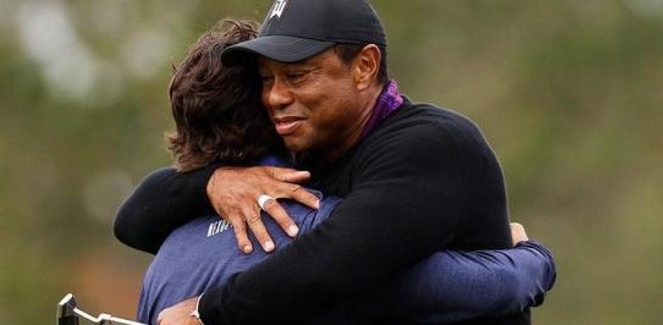 Tiger y Charlie Woods se sitúan en el sitio 11 en el PNC Championship thumbnail