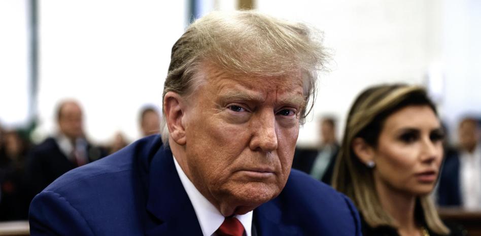 Juez ordena a Trump pagar casi 400 mil dólares a The New York Times thumbnail