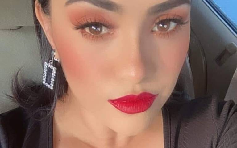 Laura Rojas es la sensualidad hecha canción thumbnail