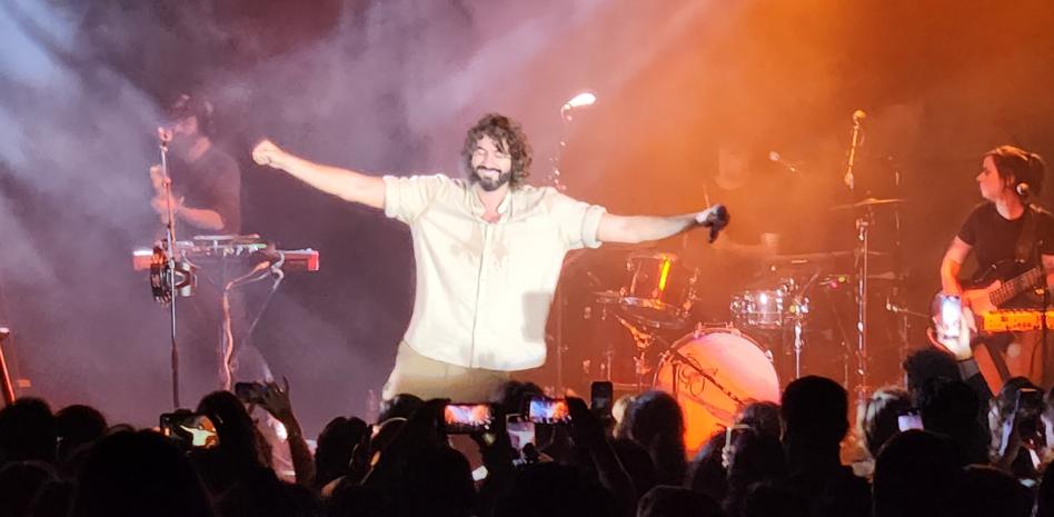 El poder del rock llega desde Barcelona con la voz de MIkel Izal thumbnail