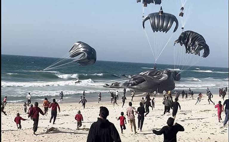 EU lanza ayuda a Gaza desde aviones para paliar la amenaza de hambruna thumbnail