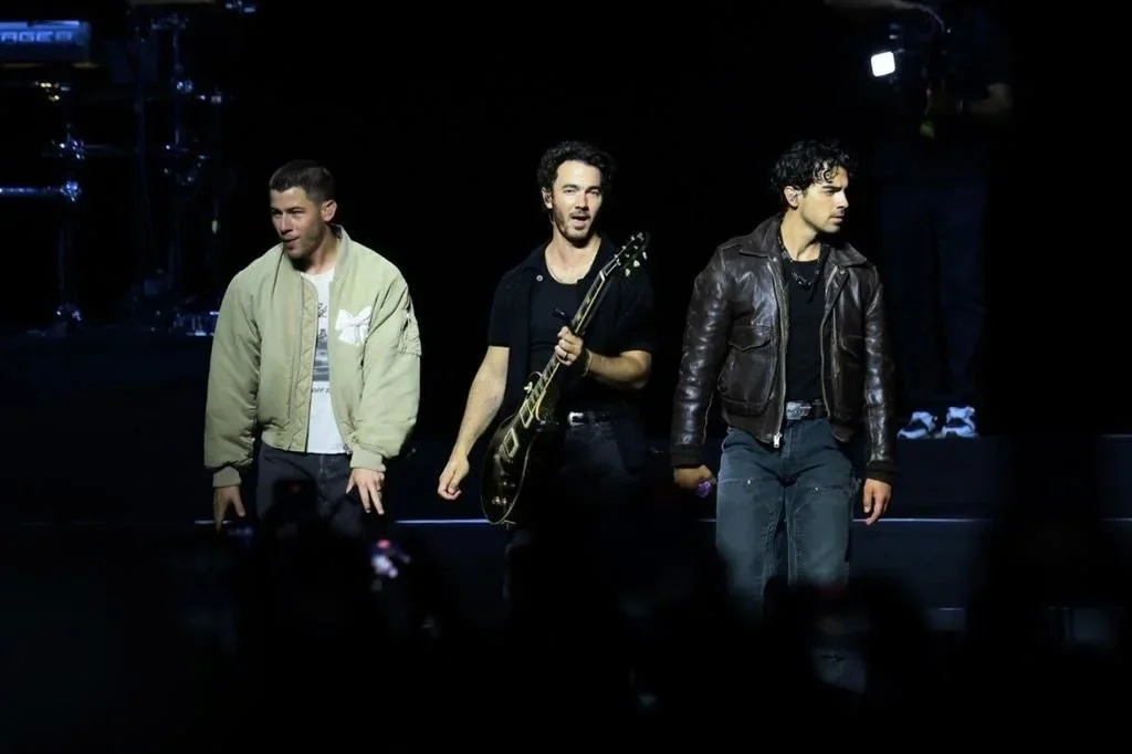 jonas-brothers-uz4cyPVyY thumbnail