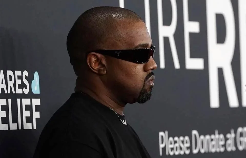 kanye-SnNq5TVgf thumbnail
