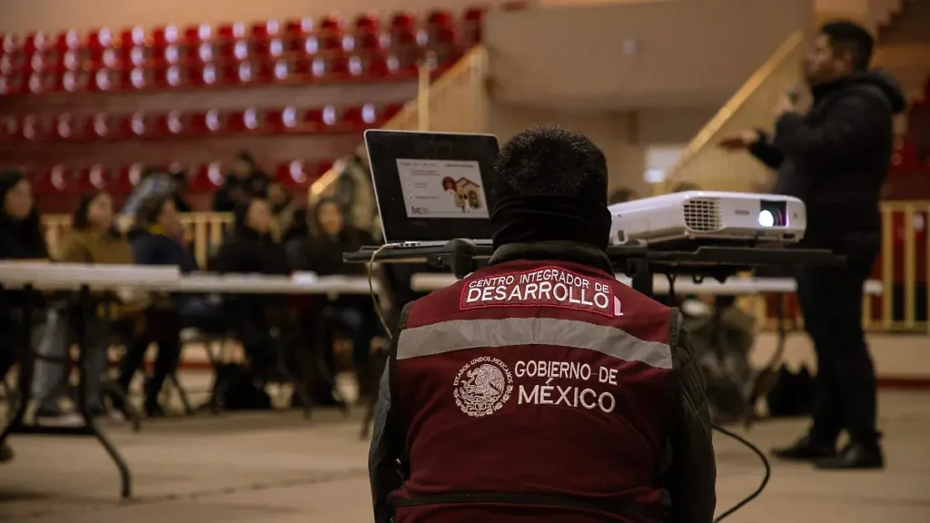Se repartirán en escuelas preparatorias tarjetas de Beca Benito Juárez en Parral; apoyarán a más de 2 mil alumnos thumbnail
